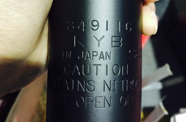 如何辨别KYB减震器真假?(图2) 如何辨别KYB减震器真假?(图2)